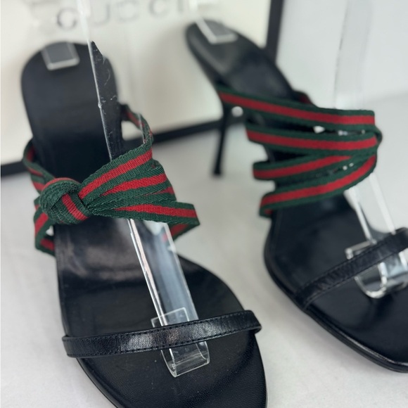 Gucci Black Red/Green Sandals with Multi-Strap Design Size 38. - Picture 4 of 15